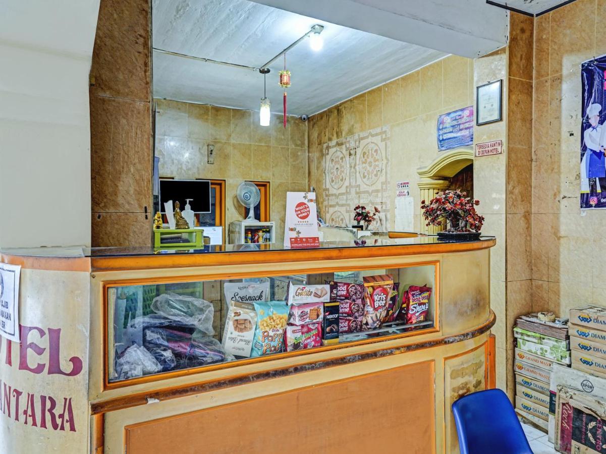 Oyo 90238 Hotel Nusantara จิเรบอน ภายนอก รูปภาพ