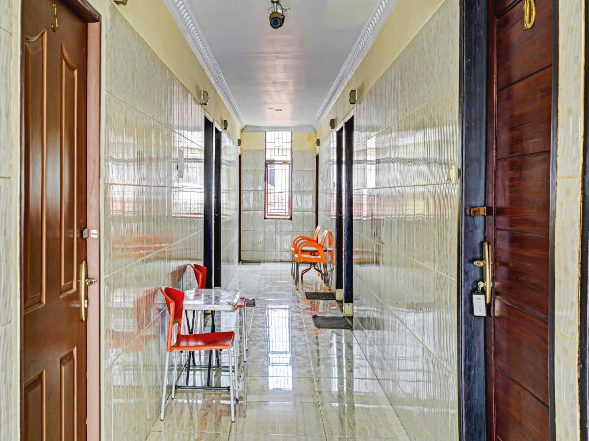 Oyo 90238 Hotel Nusantara จิเรบอน ภายนอก รูปภาพ