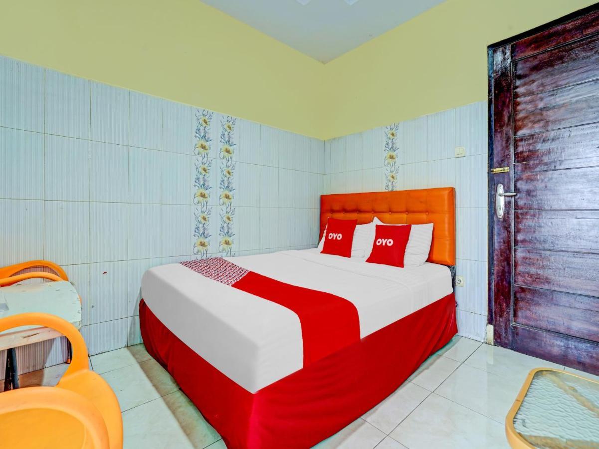 Oyo 90238 Hotel Nusantara จิเรบอน ภายนอก รูปภาพ