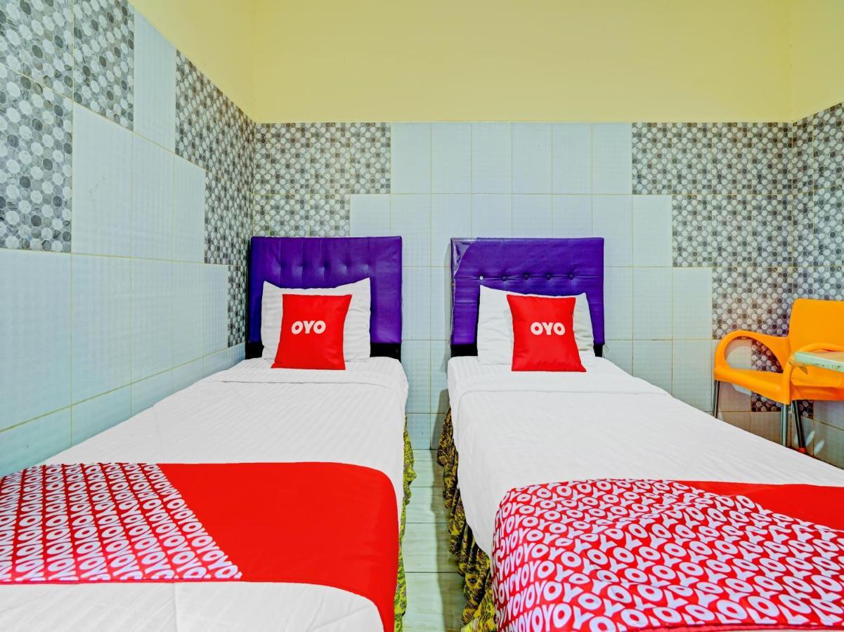 Oyo 90238 Hotel Nusantara จิเรบอน ภายนอก รูปภาพ
