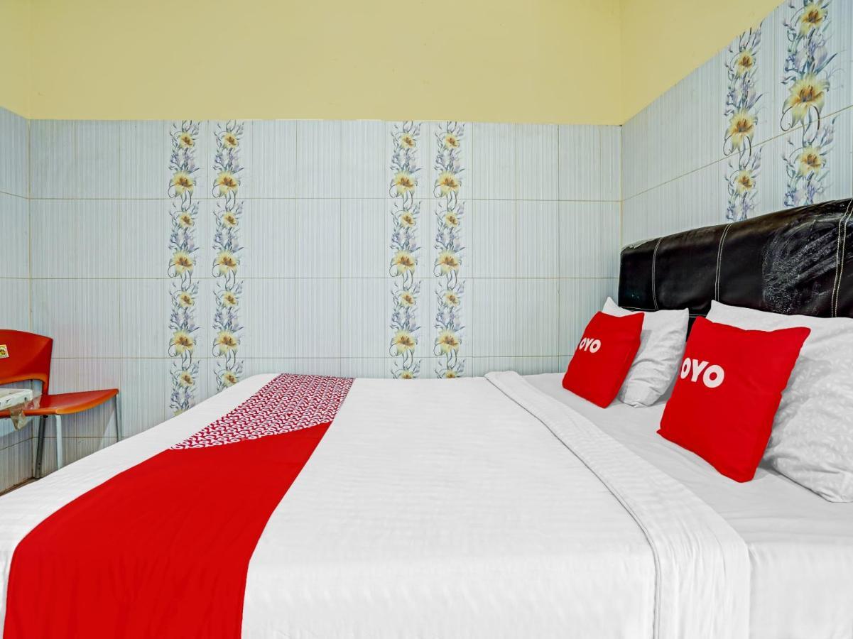 Oyo 90238 Hotel Nusantara จิเรบอน ภายนอก รูปภาพ