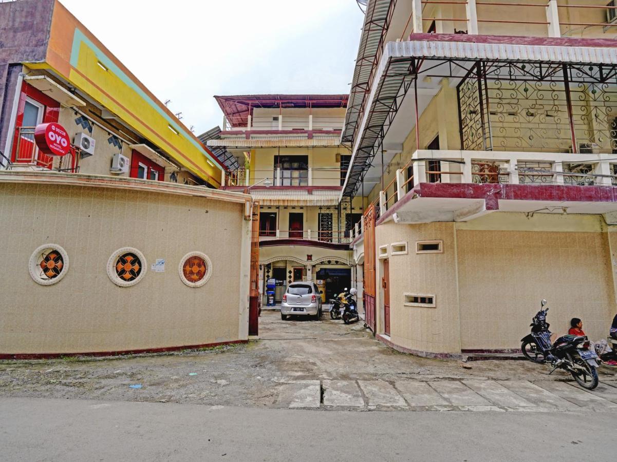 Oyo 90238 Hotel Nusantara จิเรบอน ภายนอก รูปภาพ