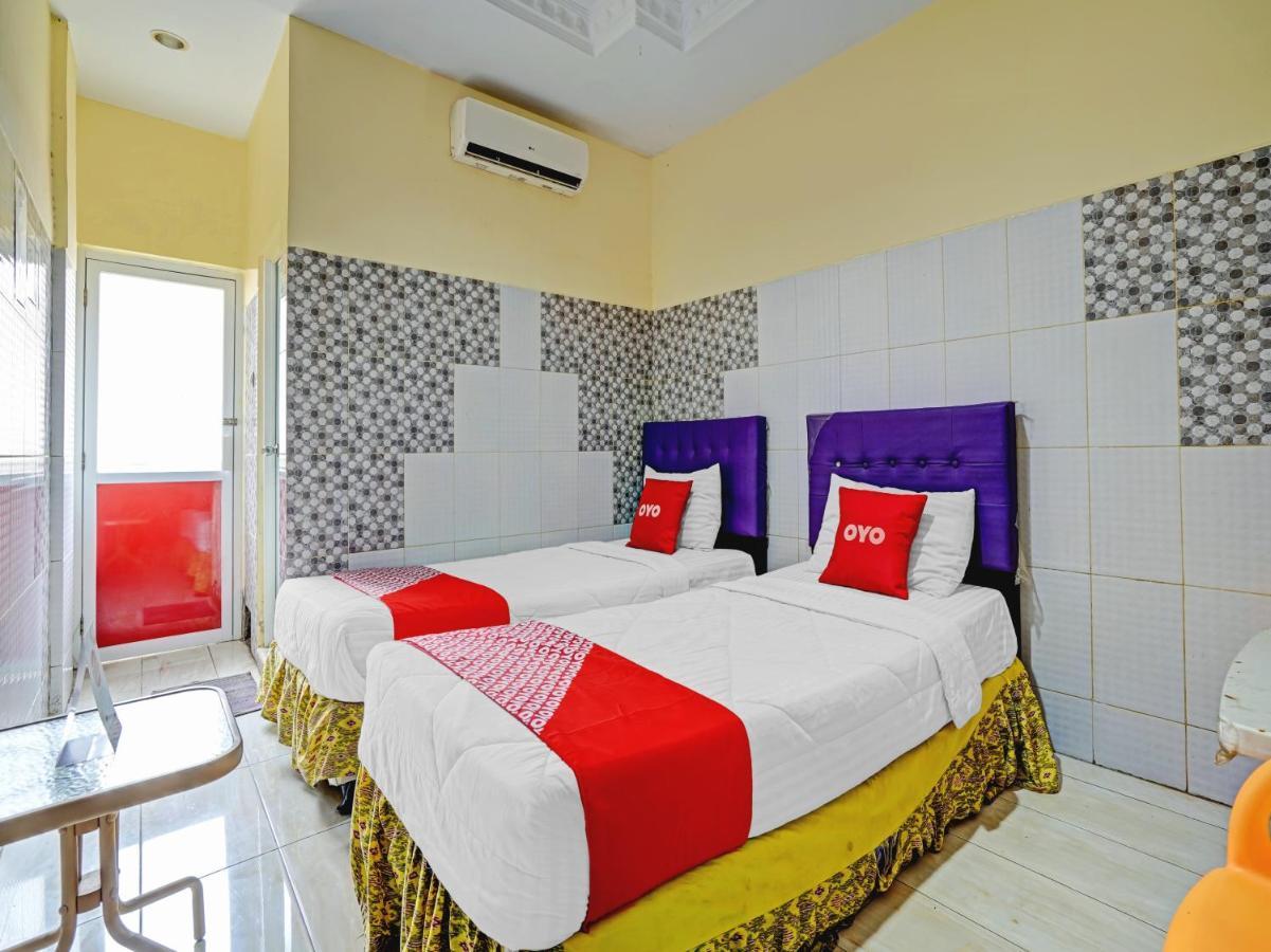 Oyo 90238 Hotel Nusantara จิเรบอน ภายนอก รูปภาพ
