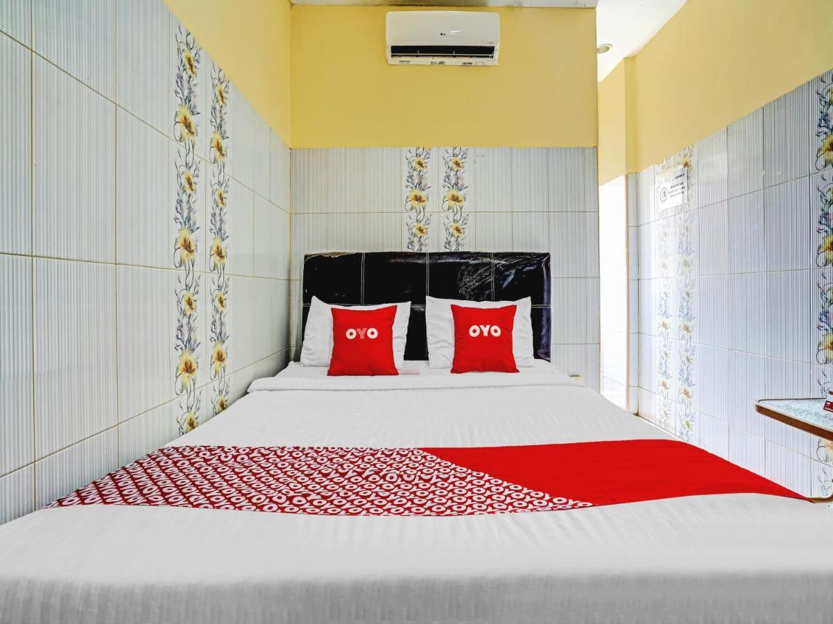 Oyo 90238 Hotel Nusantara จิเรบอน ภายนอก รูปภาพ