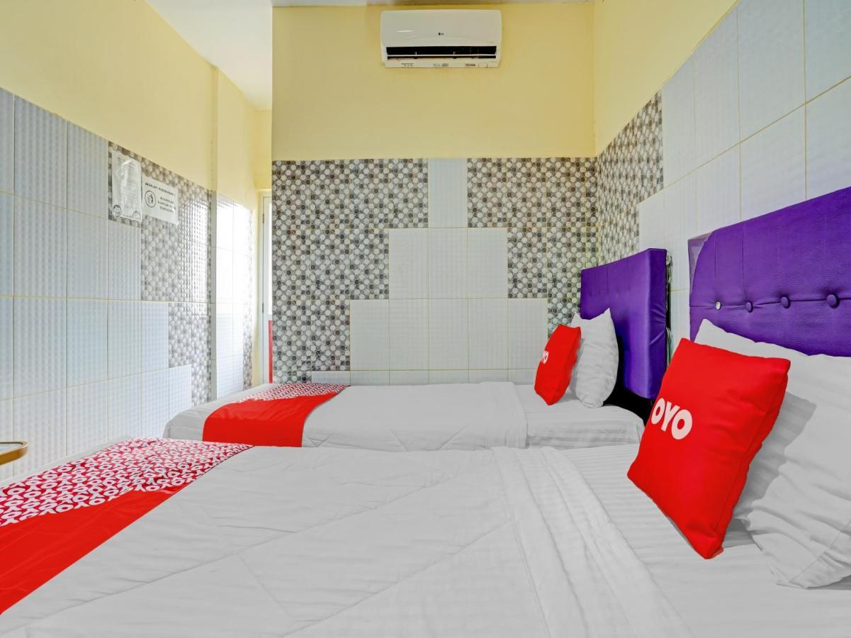 Oyo 90238 Hotel Nusantara จิเรบอน ภายนอก รูปภาพ